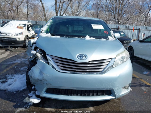 5TDYK3DCXFS563159 Toyota Sienna Xle Premium 8 Passenger