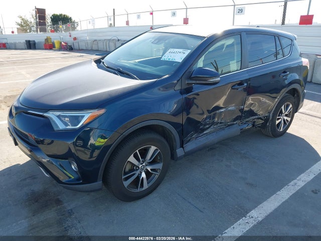 JTMWFREV4JJ750224 Toyota Rav4 Xle