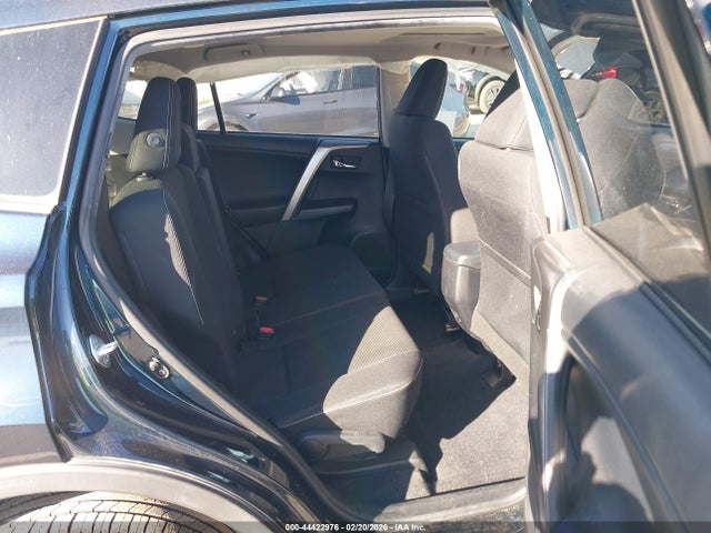 JTMWFREV4JJ750224 Toyota Rav4 Xle