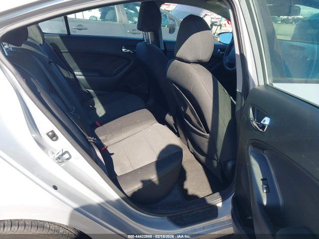 KNAFX4A6XG5537257 KIA FORTE LX