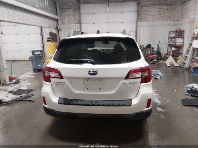 Subaru Outback 2.5i Premium 2017 4S4BSACC4H3318093 Image 17