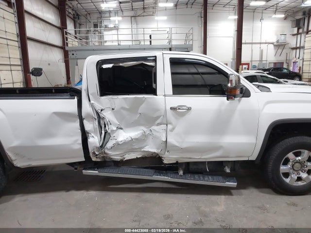 44423088 :رقم المزاد ، 1GT424E8XFF547476 vin ، 2015 Gmc Sierra 3500hd Denali مزاد بيع
