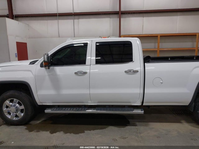 44423088 :رقم المزاد ، 1GT424E8XFF547476 vin ، 2015 Gmc Sierra 3500hd Denali مزاد بيع