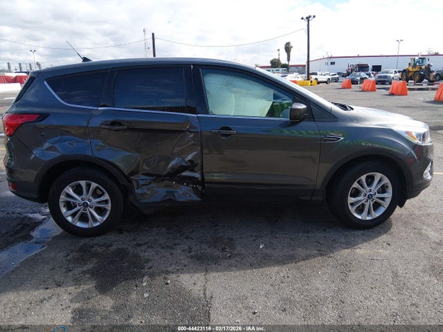 1FMCU0GD8KUB04916 Ford ESCAPE SE