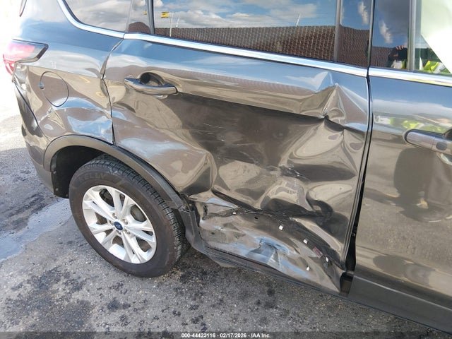 1FMCU0GD8KUB04916 Ford ESCAPE SE
