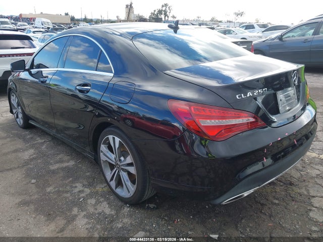 Mercedes-Benz CLA 250 2018 WDDSJ4EB7JN653183 Image 3