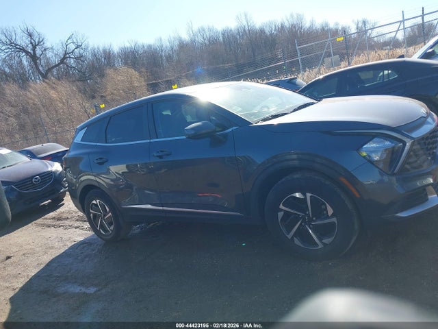 Продажа на аукционе авто 2023 Kia Sportage Hybrid Lx, vin: KNDPUCAG7P7114272, номер лота: 44423195