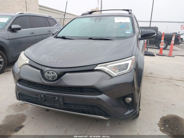 JTMNFREV5JJ752818 Toyota RAV4 SE