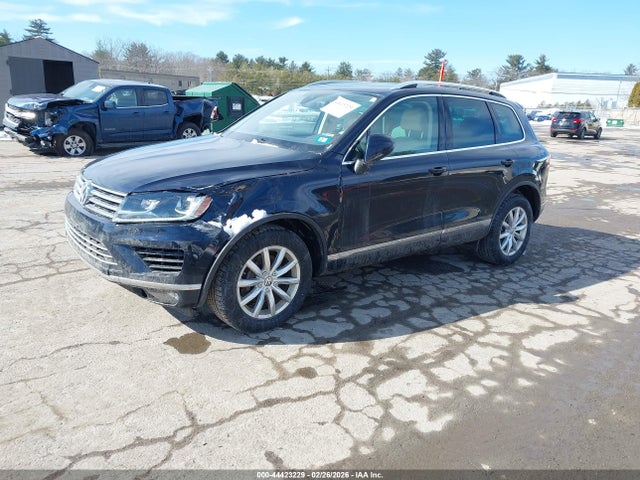 Aukcja sprzedaży 2017 Volkswagen Touareg V6 Sport, vin: WVGEF7BP0HD004007, numer aukcji: 44423229