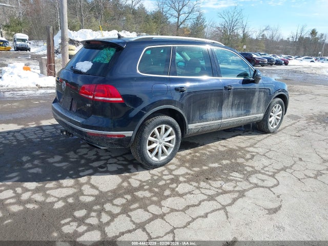 Aukcja sprzedaży 2017 Volkswagen Touareg V6 Sport, vin: WVGEF7BP0HD004007, numer aukcji: 44423229