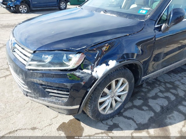 Aukcja sprzedaży 2017 Volkswagen Touareg V6 Sport, vin: WVGEF7BP0HD004007, numer aukcji: 44423229