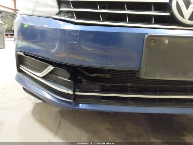 Продаж на аукціоні авто 2016 Volkswagen Passat 1.8t S, vin: 1VWAT7A31GC065815, номер лоту: 44423271