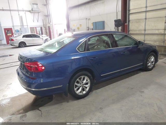 Продаж на аукціоні авто 2016 Volkswagen Passat 1.8t S, vin: 1VWAT7A31GC065815, номер лоту: 44423271