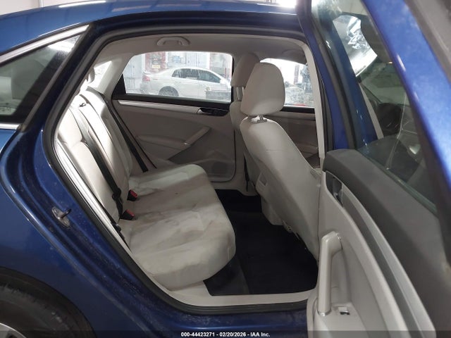 Продаж на аукціоні авто 2016 Volkswagen Passat 1.8t S, vin: 1VWAT7A31GC065815, номер лоту: 44423271