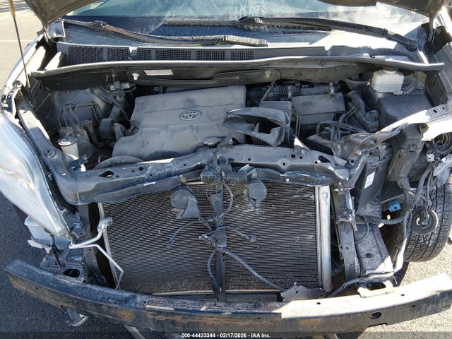 Toyota Sienna Xle 7 Passenger 2014 5TDDK3DC9ES088570 Image 10