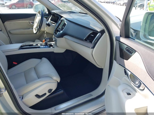 2022 VOLVO XC90 YV4A221L0N1852155 Photo 4