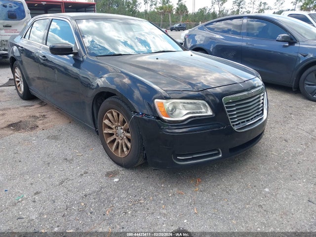 2013 Chrysler 300 Motown მანქანა იყიდება აუქციონზე, vin: 2C3CCAAG4DH561474, აუქციონის ნომერი: 44423411