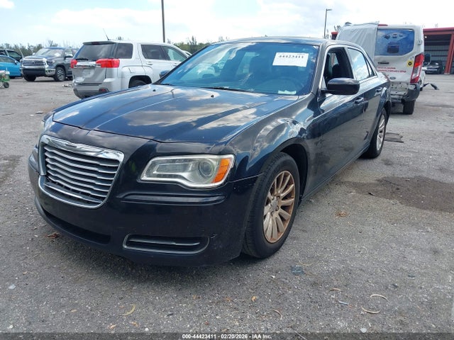 2013 Chrysler 300 Motown მანქანა იყიდება აუქციონზე, vin: 2C3CCAAG4DH561474, აუქციონის ნომერი: 44423411