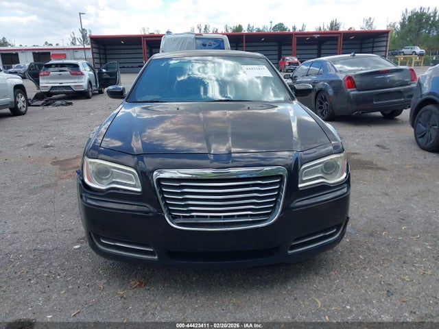 2013 Chrysler 300 Motown მანქანა იყიდება აუქციონზე, vin: 2C3CCAAG4DH561474, აუქციონის ნომერი: 44423411