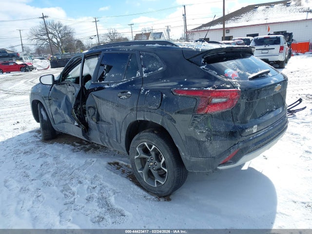 2025 CHEVROLET TRAX KL77LHEP5SC011715 Photo 2