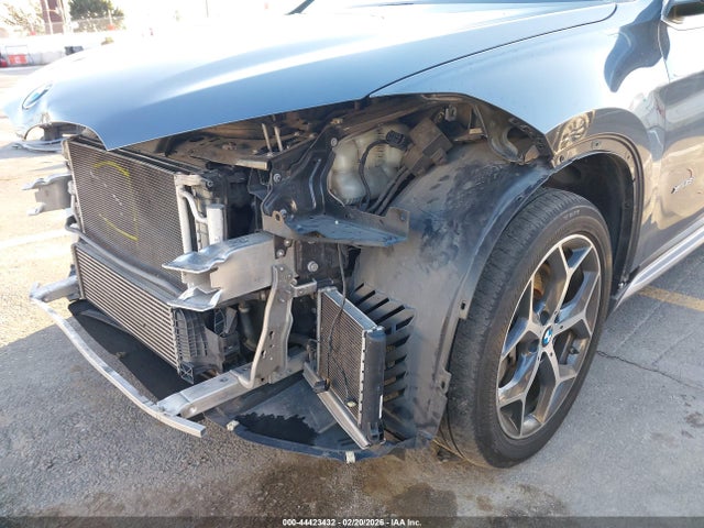 2018 BMW X1 WBXHT3C33J5F89654 Photo 5