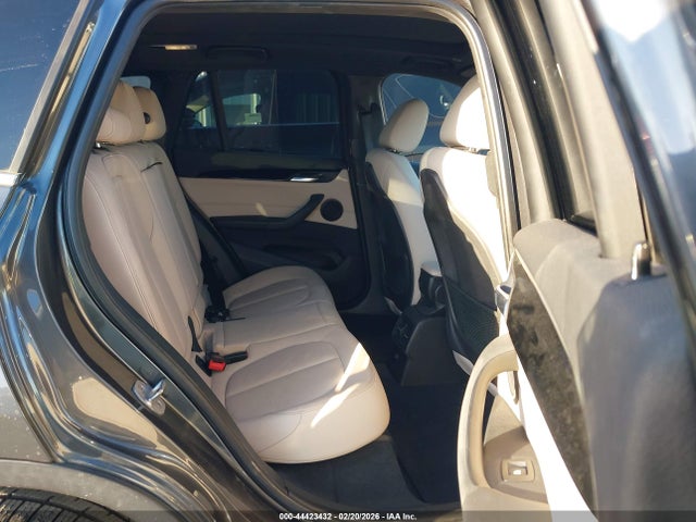 2018 BMW X1 WBXHT3C33J5F89654 Photo 7