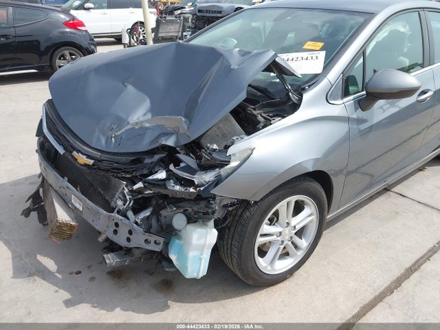 1G1BE5SM2J7190103 Chevrolet Cruze Lt Auto