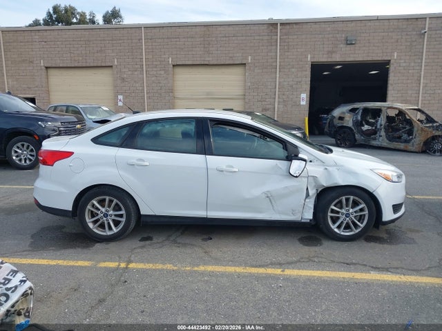 1FADP3FE0JL279067 Ford FOCUS SE