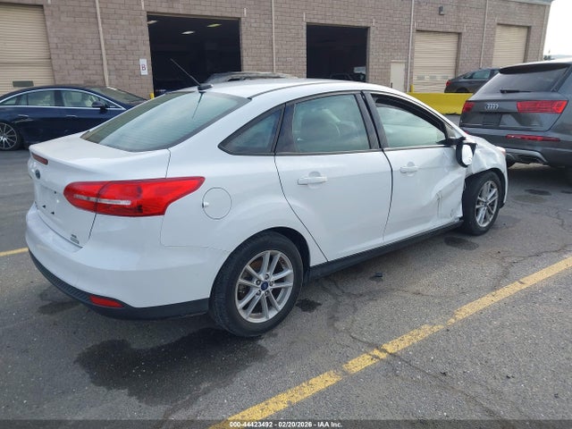 1FADP3FE0JL279067 Ford FOCUS SE
