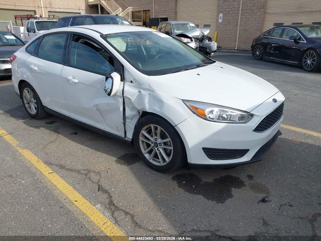 1FADP3FE0JL279067 Ford FOCUS SE
