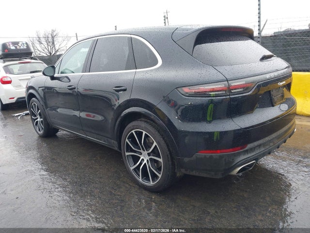 2019 PORSCHE CAYENNE WP1AA2AY0KDA12161 Photo 2