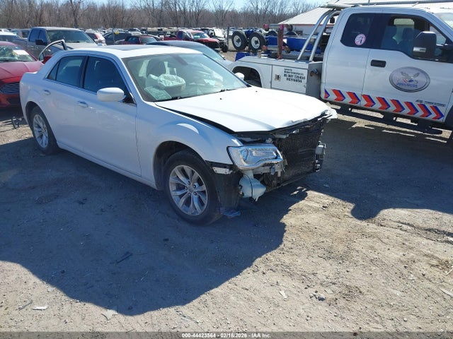 2015 CHRYSLER 300 2C3CCAAG4FH931907