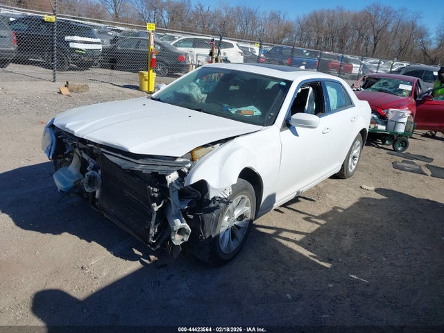 2015 CHRYSLER 300 2C3CCAAG4FH931907 Photo 1