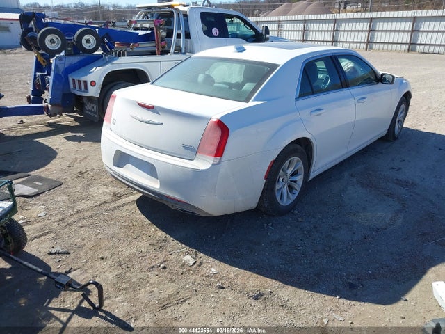 2015 CHRYSLER 300 2C3CCAAG4FH931907 Photo 3