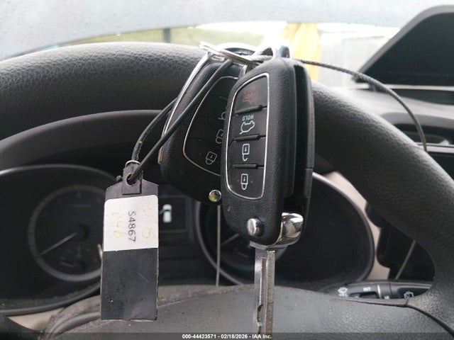 5NMZU3LB8HH021457 Hyundai Santa Fe Sport 2.4l