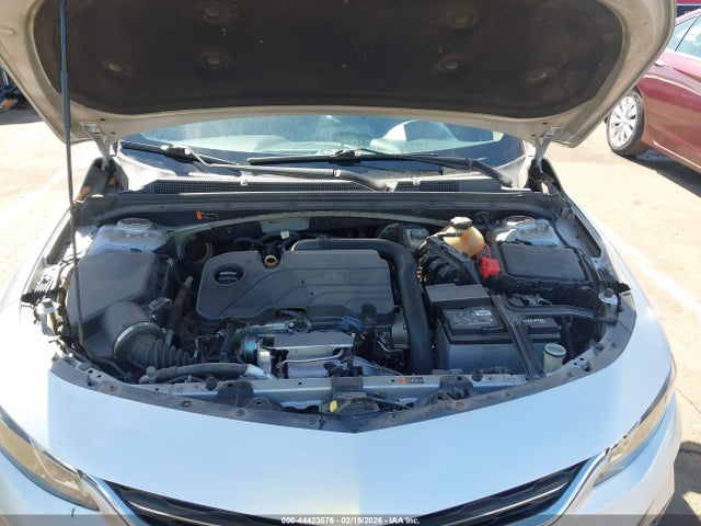 1G1ZD5ST0JF151976 Chevrolet MALIBU LT