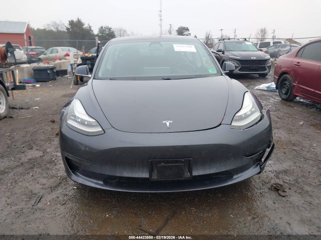 Продажа на аукционе авто 2018 Tesla Model 3, vin: 5YJ3E1EA4JF123647, номер лота: 44423580