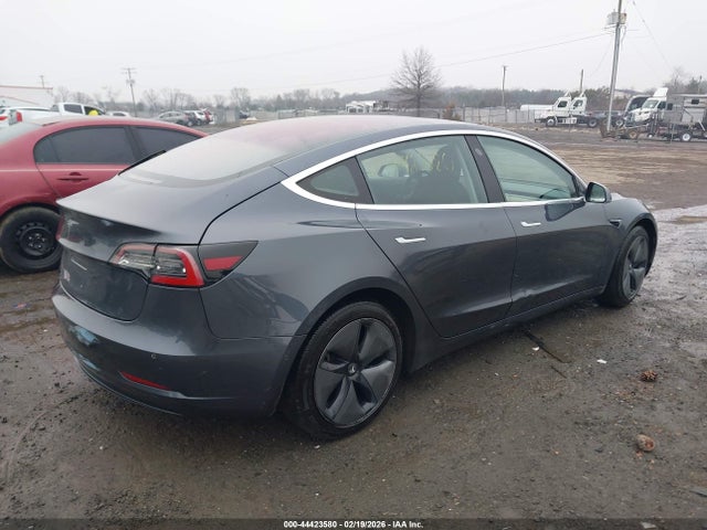 Продажа на аукционе авто 2018 Tesla Model 3, vin: 5YJ3E1EA4JF123647, номер лота: 44423580