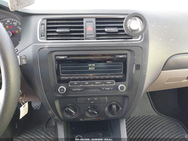 3VW1K7AJ7EM209736 Volkswagen Jetta 2.0l S