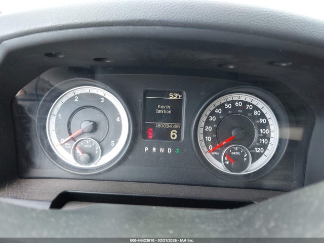 44423610 :رقم المزاد ، 3C6UR5HL5DG546191 vin ، 2013 Ram 2500 Tradesman مزاد بيع