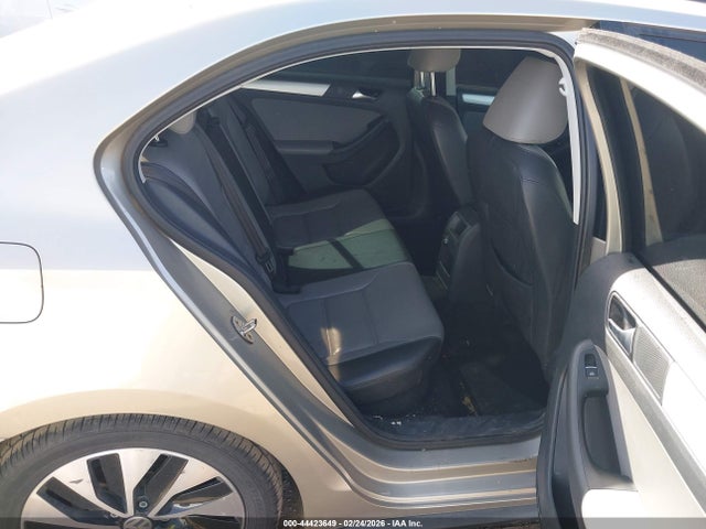 3VW637AJ0GM271419 Volkswagen Jetta Hybrid Sel Premium