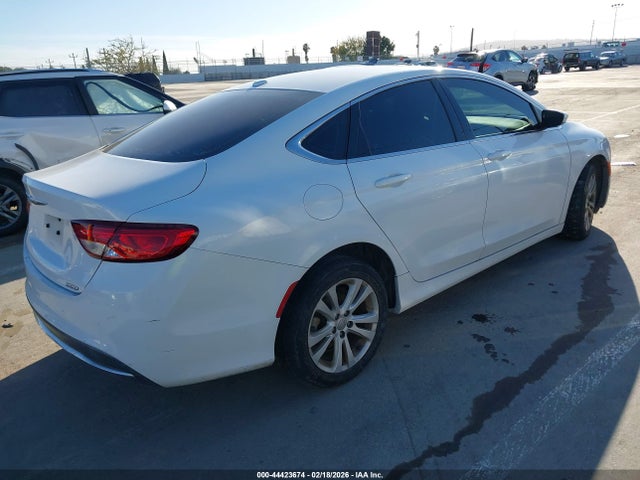 Chrysler 200 Limited 2015 1C3CCCAB6FN742182 Image 4