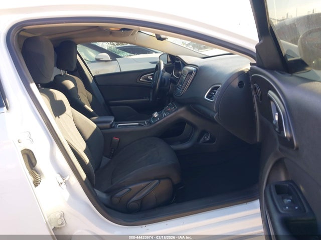 Chrysler 200 Limited 2015 1C3CCCAB6FN742182 Image 5