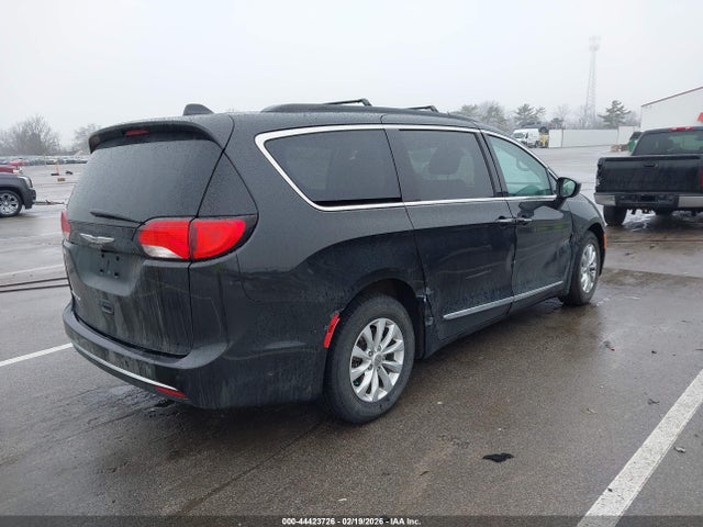 Продаж на аукціоні авто 2017 Chrysler Pacifica Touring-l, vin: 2C4RC1BG0HR576512, номер лоту: 44423726