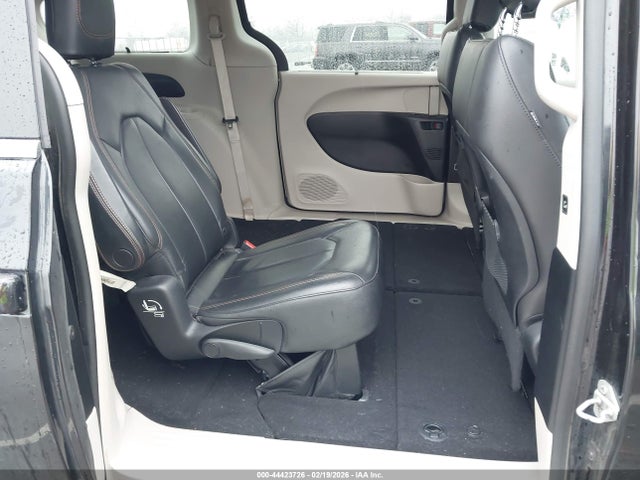 Продаж на аукціоні авто 2017 Chrysler Pacifica Touring-l, vin: 2C4RC1BG0HR576512, номер лоту: 44423726
