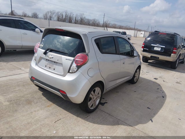 Chevrolet Spark 1lt Auto 2014 KL8CD6S97EC532926 Image 4