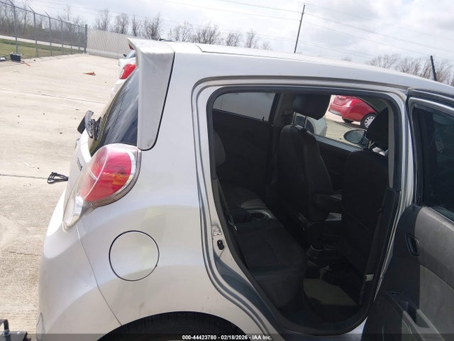 Chevrolet Spark 1lt Auto 2014 KL8CD6S97EC532926 Image 8
