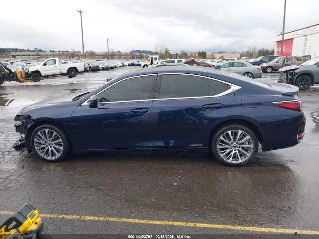 58ADA1C10MU010183 Lexus ES 300H