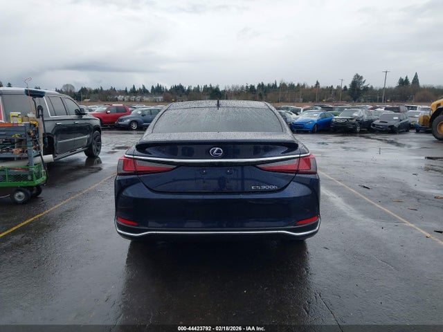 58ADA1C10MU010183 Lexus ES 300H