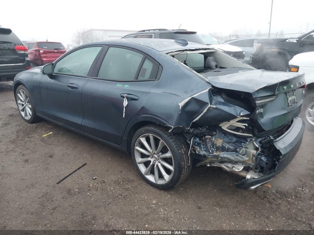 2020 VOLVO S60 7JR102FK0LG047888 Photo 2